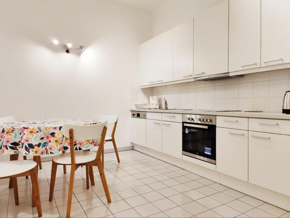 Central Mariahilfer Apartment 4 Min To The City Shopping Center And Schoenbrunn Palace Vienna Esterno foto