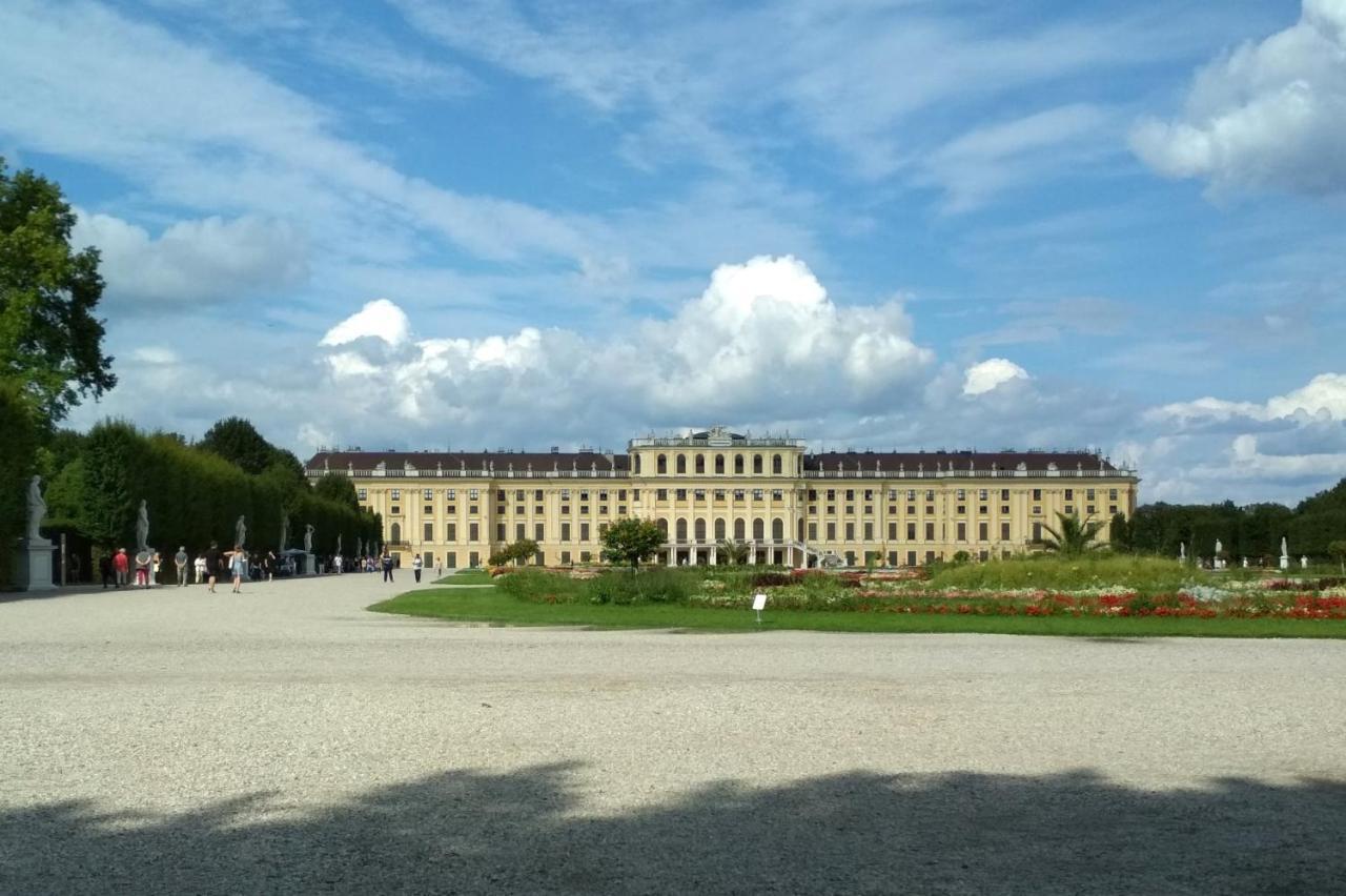Central Mariahilfer Apartment 4 Min To The City Shopping Center And Schoenbrunn Palace Vienna Esterno foto